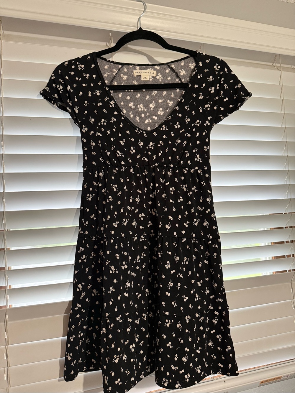 Aeropostale Black Floral V-Neck Tiered Mini Dress